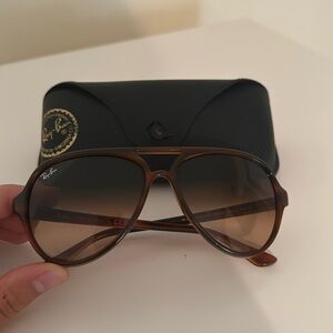 Ray Ban sunglasses, gently used, in great condition, tortoise, polarized